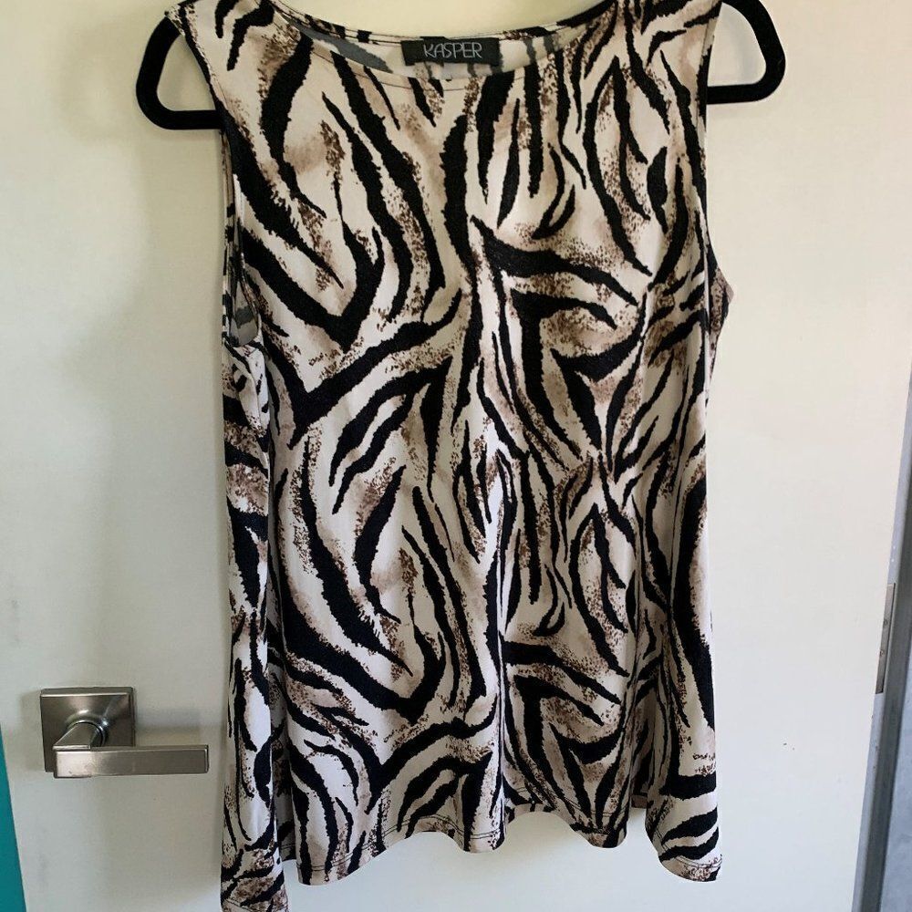 Kasper sz L trapeze or swing tank, blouse, EUC, 100% poly, animal print